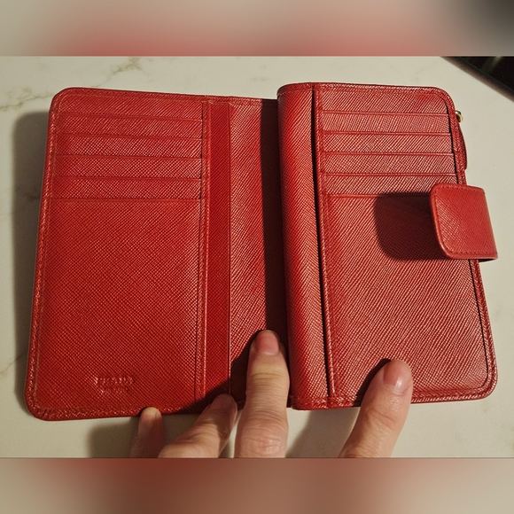 EUC PRADA WALLET - Picture 14 of 16